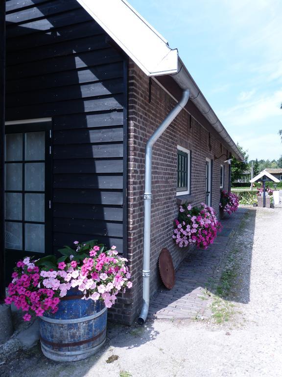 Boerderij Honswijck Guest House Weesp Exterior photo